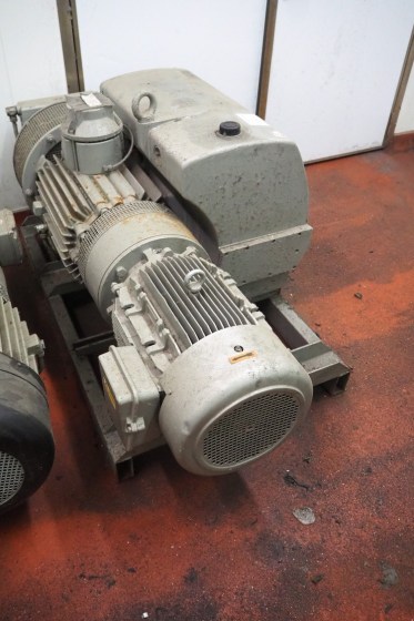 Busch 630 Vacuum Pump Pic 02